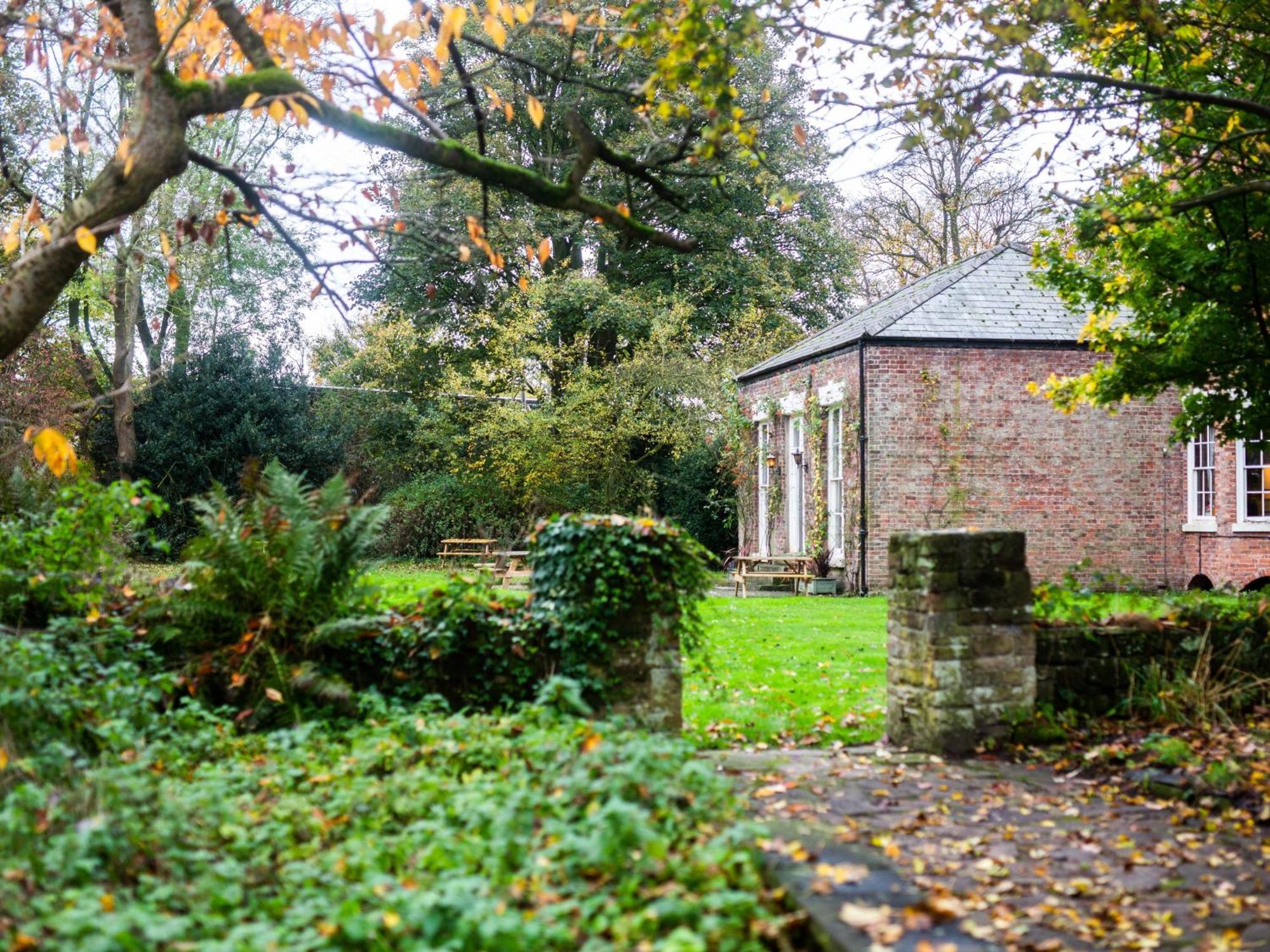 Yha Chester Trafford Hall Dunham-on-the-Hill Exterior photo