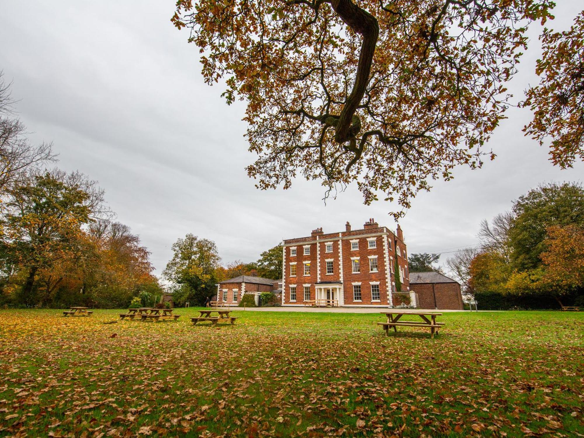Yha Chester Trafford Hall Dunham-on-the-Hill Exterior photo