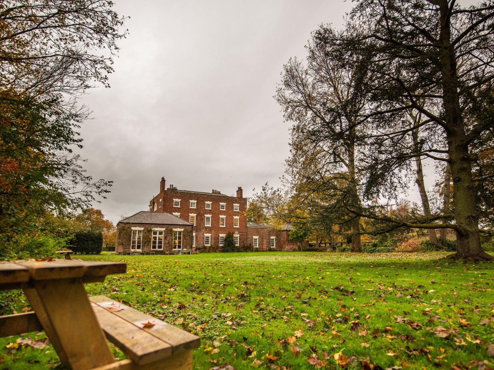 Yha Chester Trafford Hall Dunham-on-the-Hill Exterior photo