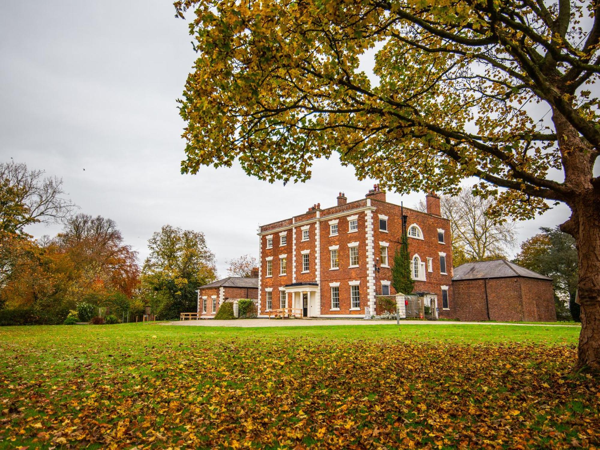 Yha Chester Trafford Hall Dunham-on-the-Hill Exterior photo