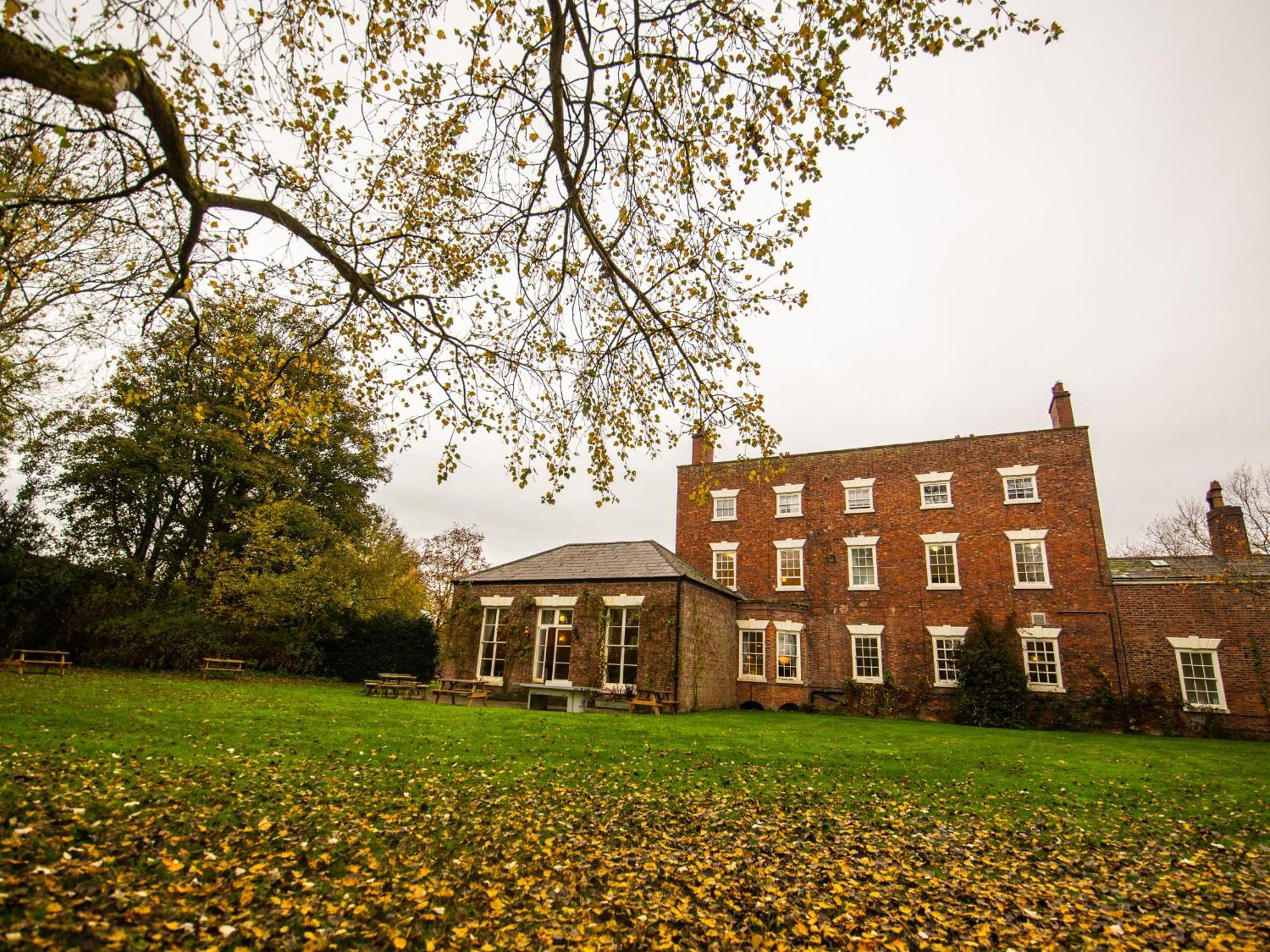 Yha Chester Trafford Hall Dunham-on-the-Hill Exterior photo
